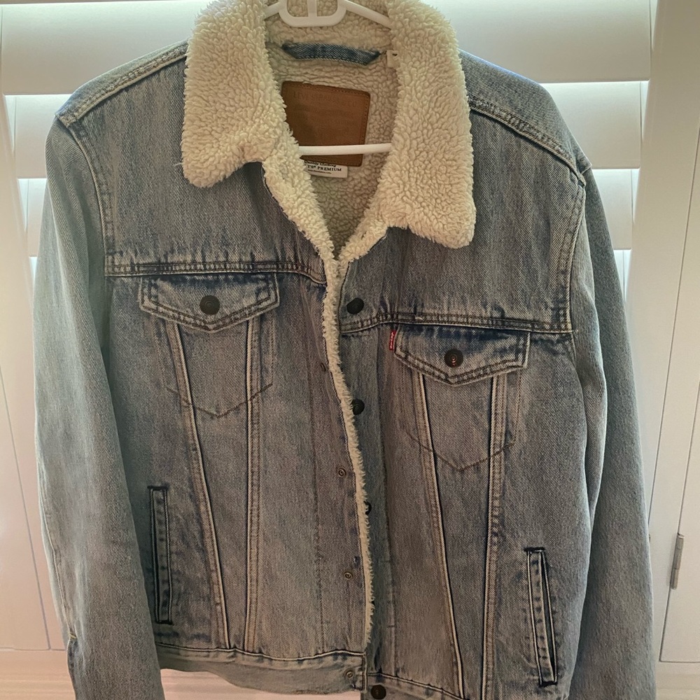 LEVI Sherpa Oversized Denim Jacket (From UO)